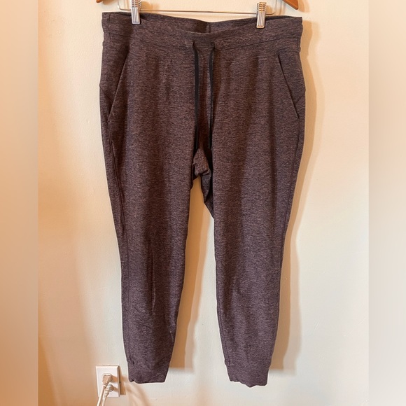 Lululemon Warm Down Heathered Jogger Size 12 - Picture 4 of 11